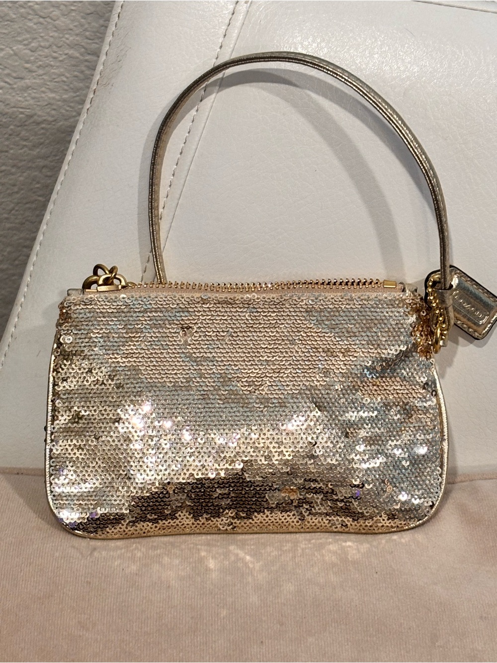 COACH Poppy Rare Vintage Gold Sequin Small Wristlet - Picture 8 of 12